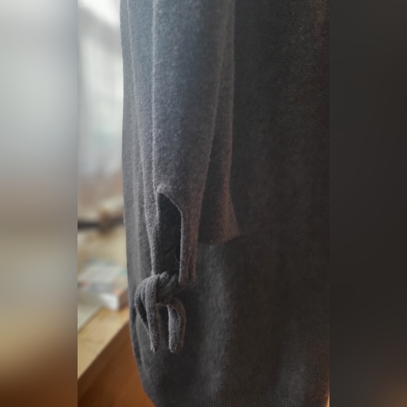 Banana Republic gray sweater dress - Picture 4 of 6